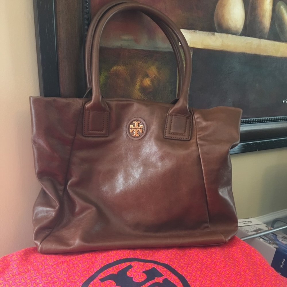 brown handbag